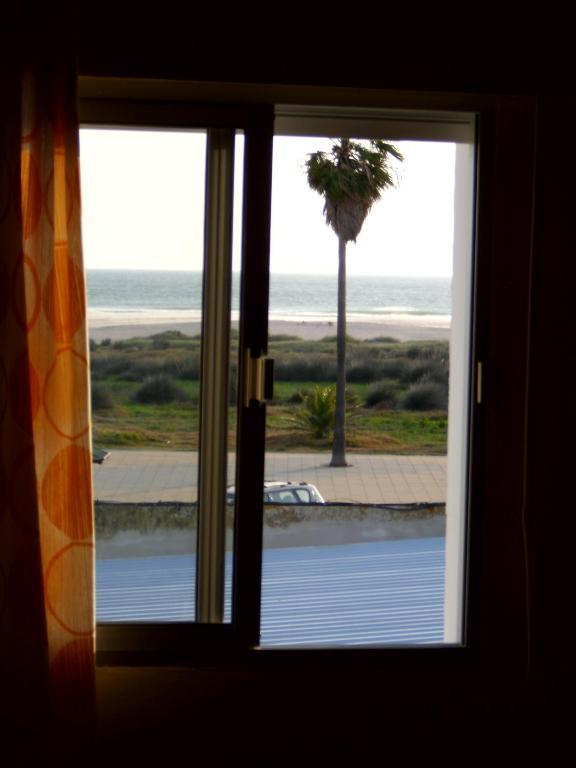 Hostal Sonrisa Del Mar โกนิล เด ลาฟรอนเตรา ห้อง รูปภาพ
